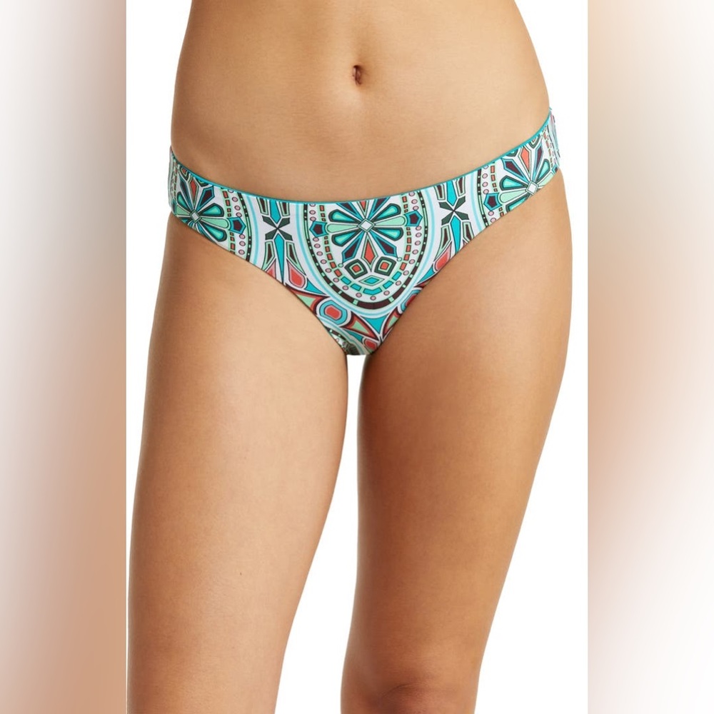 NWOT BECCA Mosaic Hipster Reversible Bikini Bottoms Size Small